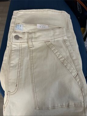Time and Tru Cream High-Rise Straight Leg Jeans